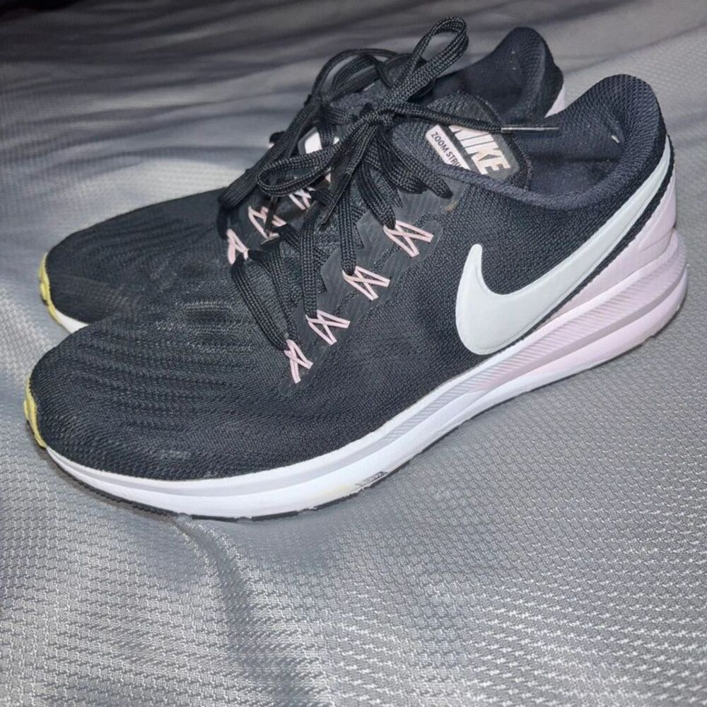 Women’s Nike Zoom Structure Running Shoes